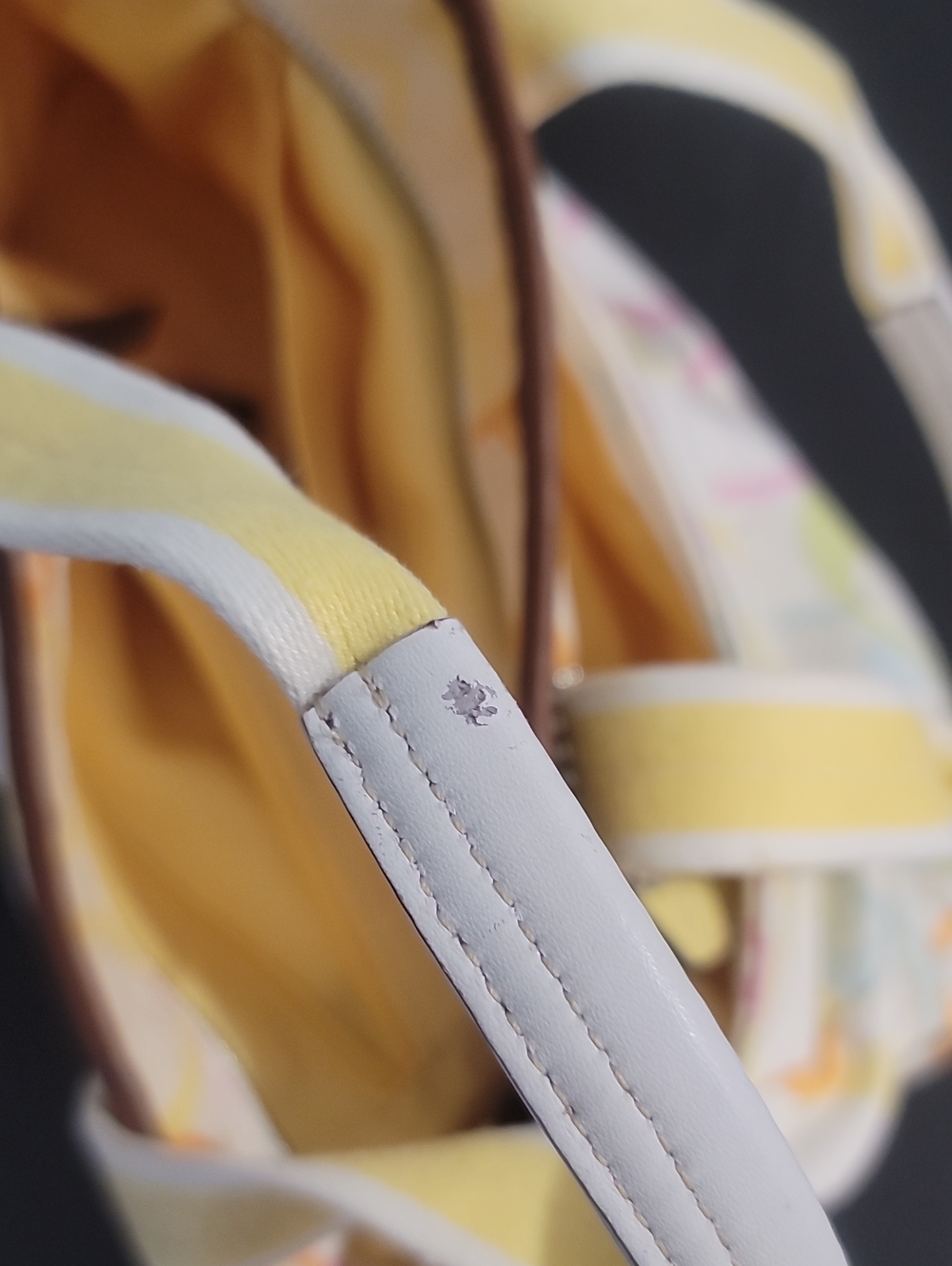 Hampton Vintage Coach Pastel Multicolor Print Tote Bag with Yellow Handles - Picture 5 of 6